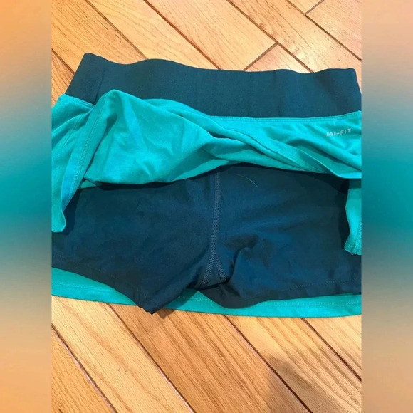 Nike - Dri-Fit Skort with Shorts Built-In - Picture 7 of 8
